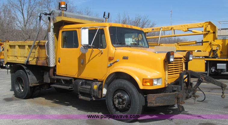 image for item E3866 1997 International 4900 CrewCab dump truck