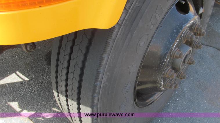 image for item E3866 1997 International 4900 CrewCab dump truck