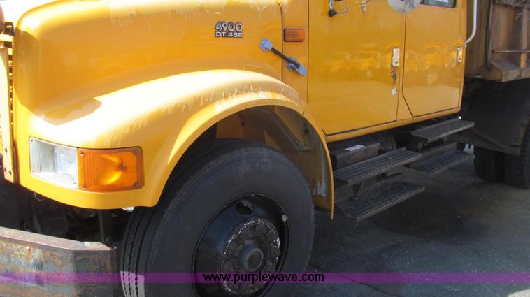 image for item E3866 1997 International 4900 CrewCab dump truck