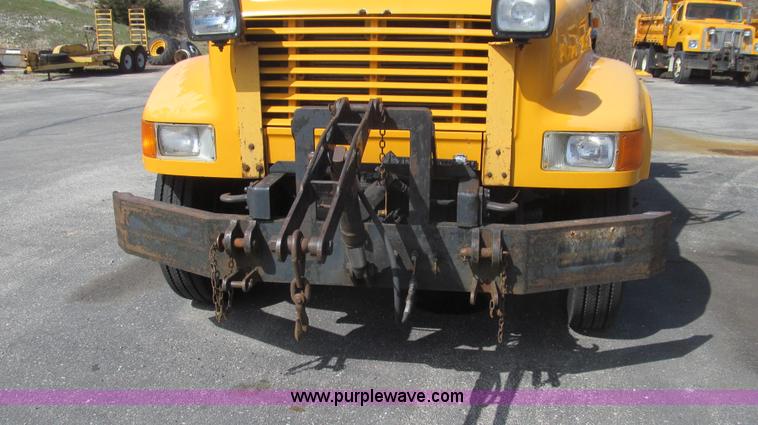 image for item E3866 1997 International 4900 CrewCab dump truck