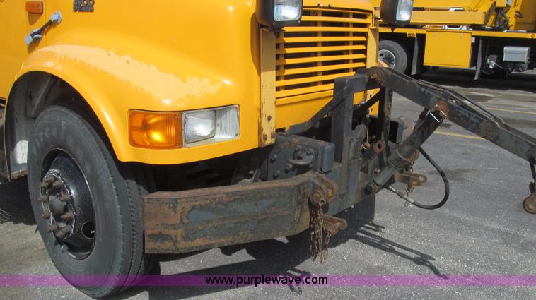 image for item E3866 1997 International 4900 CrewCab dump truck