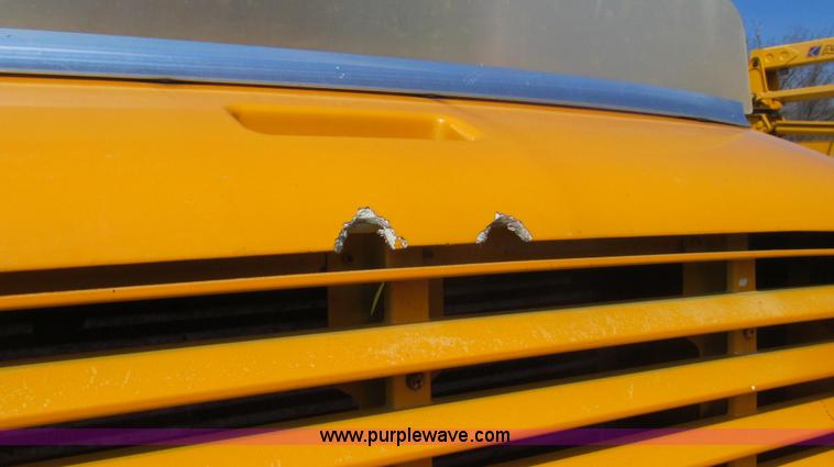 image for item E3866 1997 International 4900 CrewCab dump truck