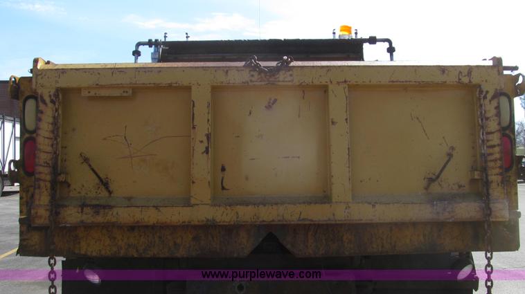 image for item E3866 1997 International 4900 CrewCab dump truck