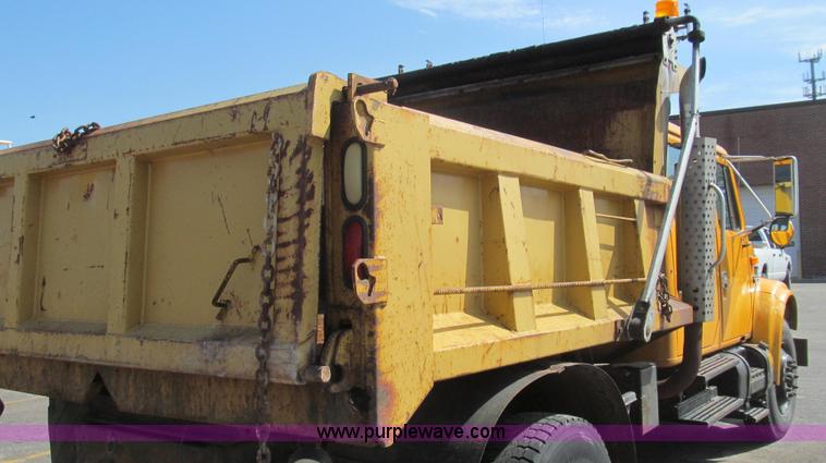 image for item E3866 1997 International 4900 CrewCab dump truck