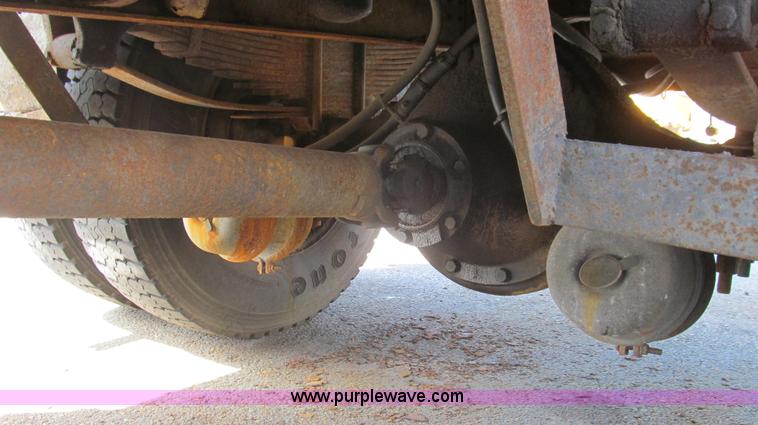 image for item E3866 1997 International 4900 CrewCab dump truck