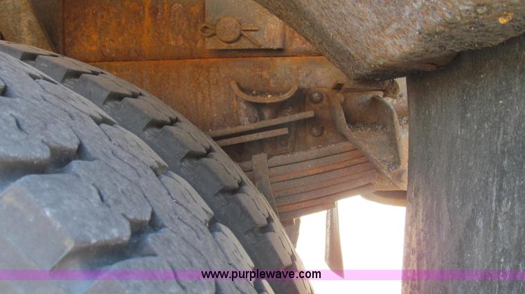 image for item E3866 1997 International 4900 CrewCab dump truck