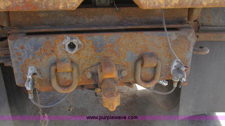 image for item E3866 1997 International 4900 CrewCab dump truck