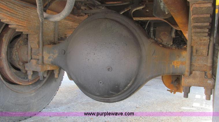 image for item E3866 1997 International 4900 CrewCab dump truck