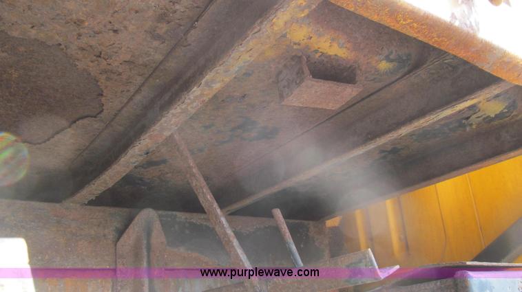 image for item E3866 1997 International 4900 CrewCab dump truck