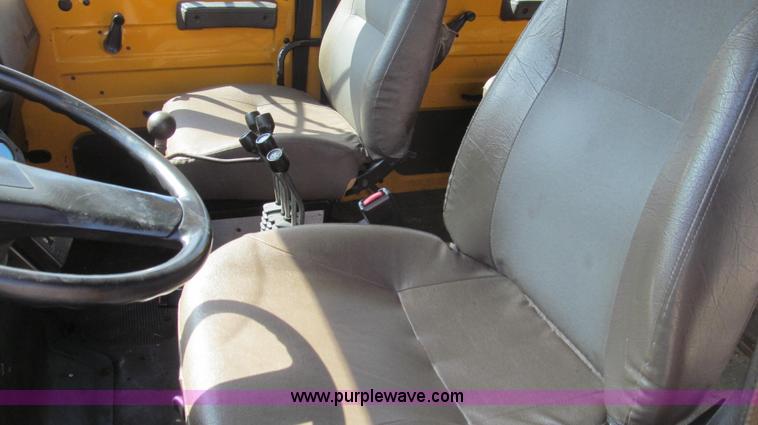 image for item E3866 1997 International 4900 CrewCab dump truck