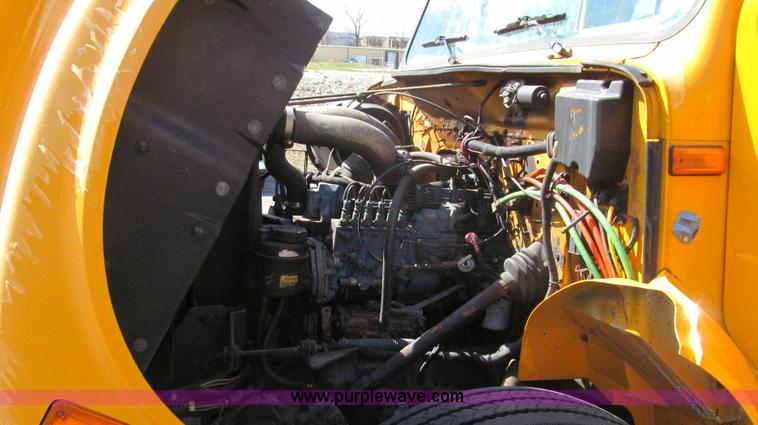 image for item E3866 1997 International 4900 CrewCab dump truck