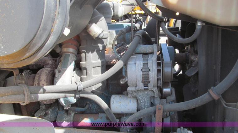 image for item E3866 1997 International 4900 CrewCab dump truck