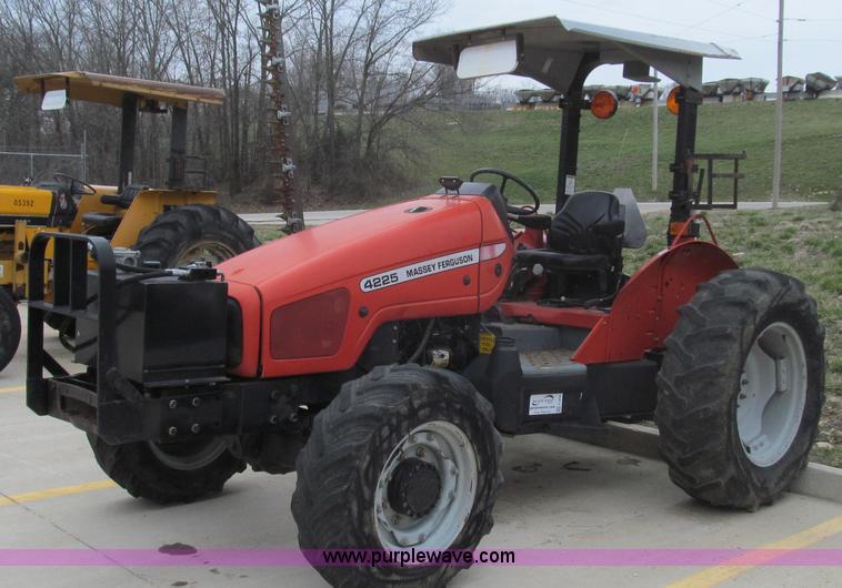 image for item E3868 2000 Massey-Ferguson 4225 MFWD tractor