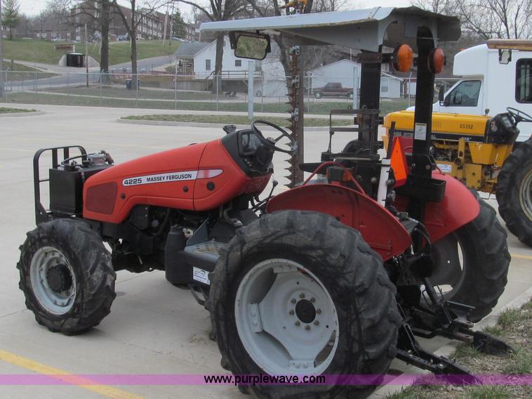 image for item E3868 2000 Massey-Ferguson 4225 MFWD tractor