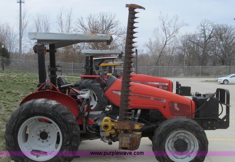 image for item E3868 2000 Massey-Ferguson 4225 MFWD tractor