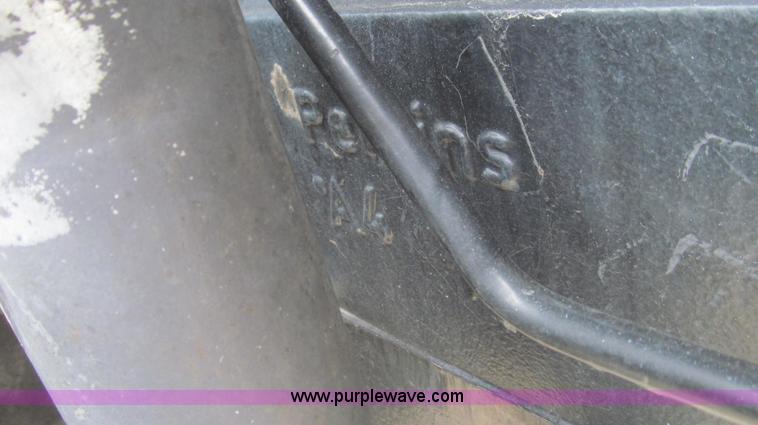 image for item E3868 2000 Massey-Ferguson 4225 MFWD tractor