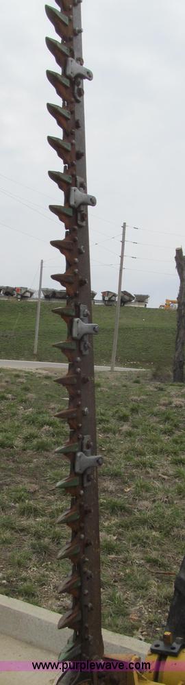 image for item E3868 2000 Massey-Ferguson 4225 MFWD tractor