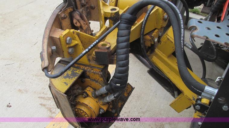 image for item E3868 2000 Massey-Ferguson 4225 MFWD tractor