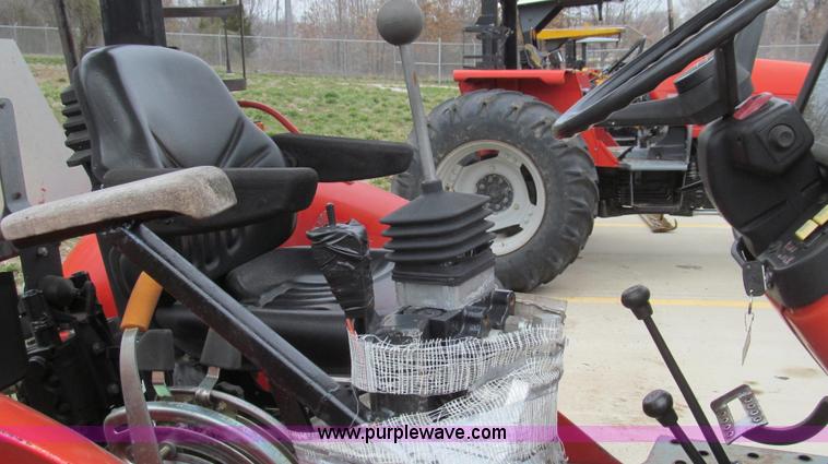 image for item E3868 2000 Massey-Ferguson 4225 MFWD tractor