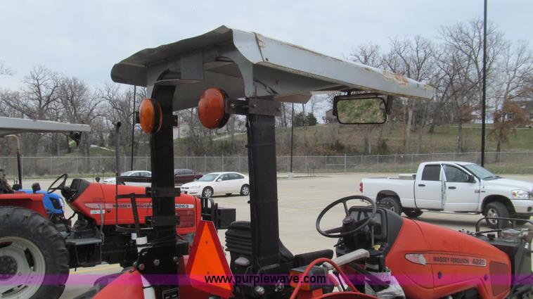 image for item E3868 2000 Massey-Ferguson 4225 MFWD tractor