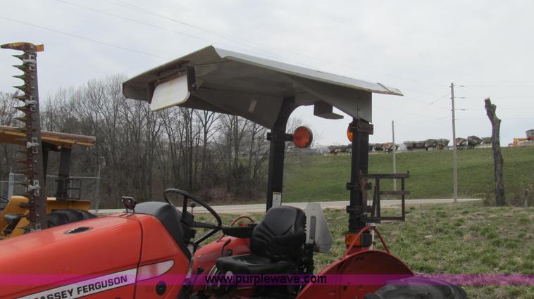 image for item E3868 2000 Massey-Ferguson 4225 MFWD tractor