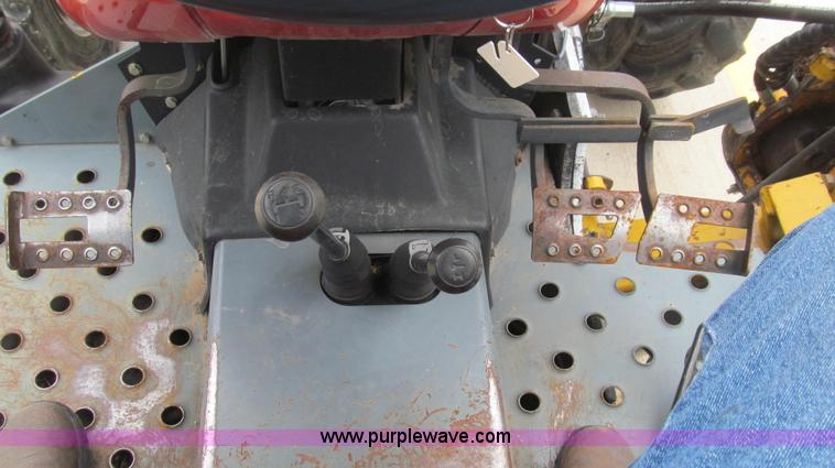 image for item E3868 2000 Massey-Ferguson 4225 MFWD tractor