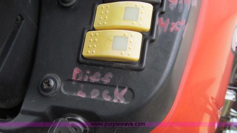 image for item E3868 2000 Massey-Ferguson 4225 MFWD tractor