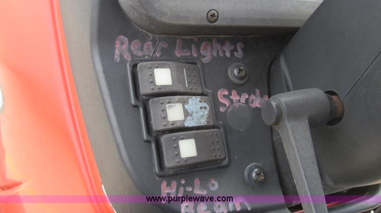 image for item E3868 2000 Massey-Ferguson 4225 MFWD tractor