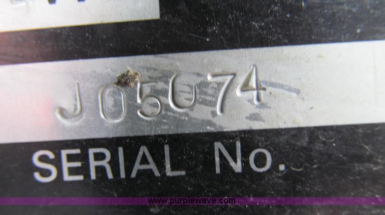 image for item E3868 2000 Massey-Ferguson 4225 MFWD tractor