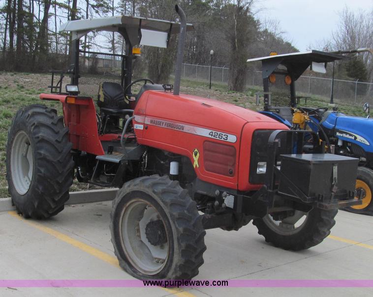 image for item E3869 2000 Massey-Ferguson 4263 MFWD tractor