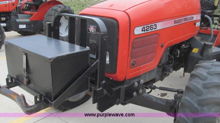 image for item E3869 2000 Massey-Ferguson 4263 MFWD tractor