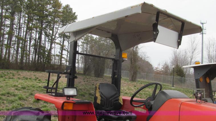 image for item E3869 2000 Massey-Ferguson 4263 MFWD tractor