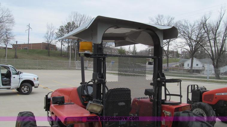 image for item E3869 2000 Massey-Ferguson 4263 MFWD tractor