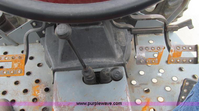 image for item E3869 2000 Massey-Ferguson 4263 MFWD tractor