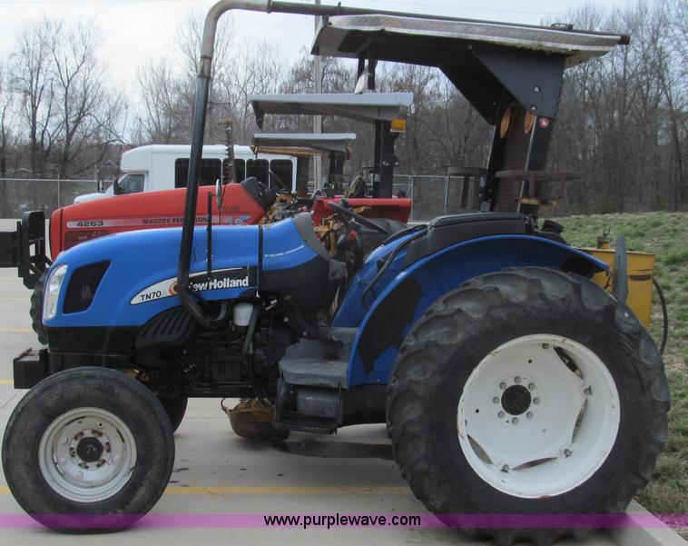image for item E3870 2004 New Holland TN70 tractor