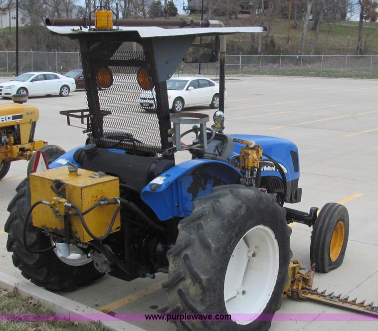 image for item E3870 2004 New Holland TN70 tractor