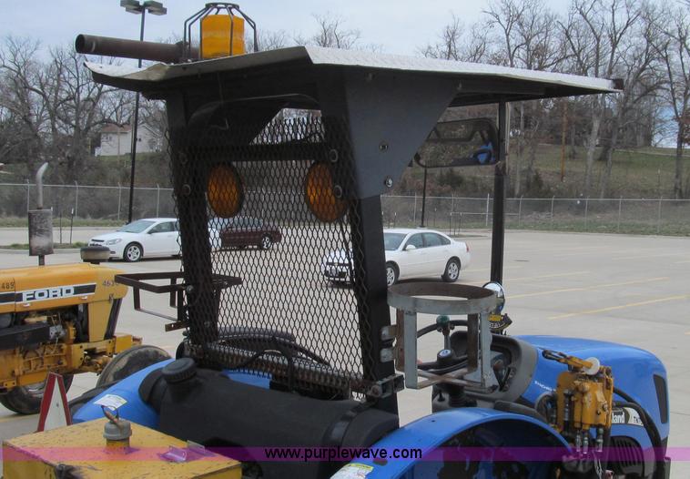 image for item E3870 2004 New Holland TN70 tractor