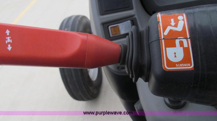 image for item E3870 2004 New Holland TN70 tractor