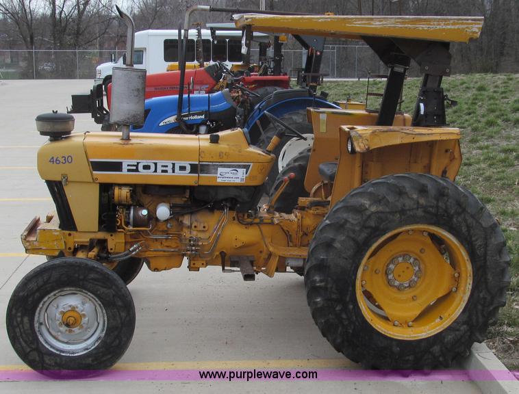 image for item E3871 1992 Ford 4630 tractor
