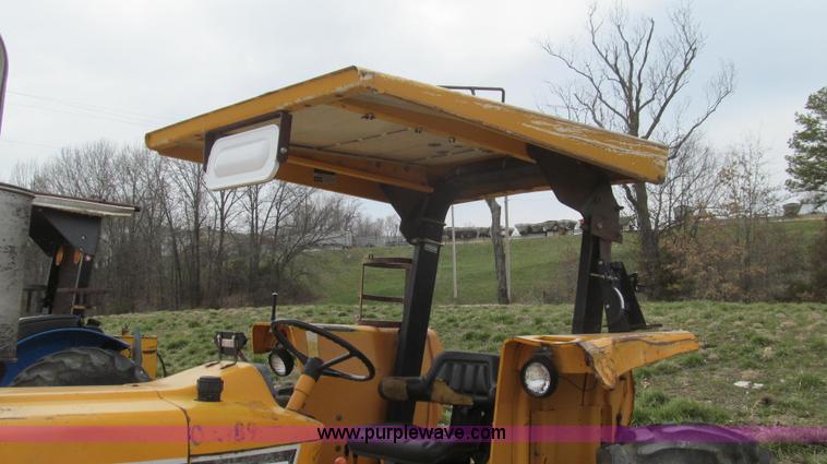 image for item E3871 1992 Ford 4630 tractor