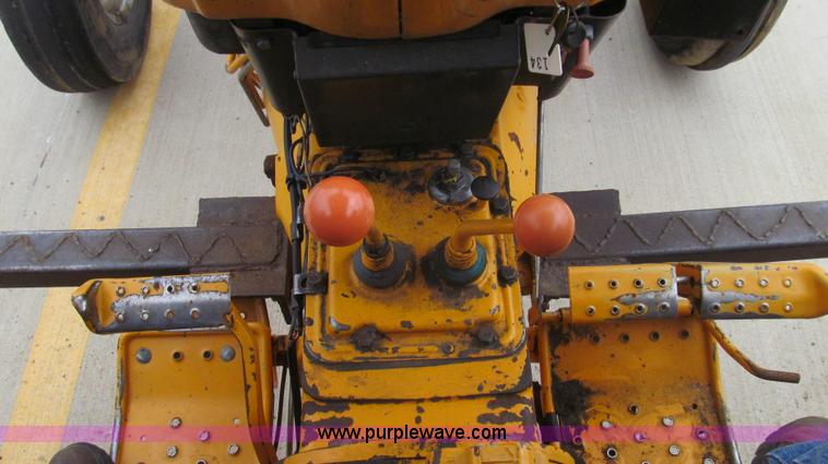 image for item E3871 1992 Ford 4630 tractor