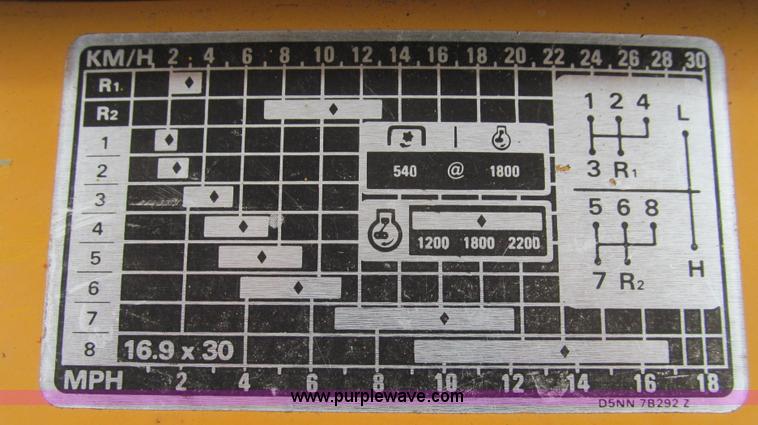 image for item E3871 1992 Ford 4630 tractor