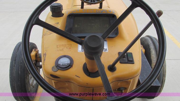 image for item E3871 1992 Ford 4630 tractor