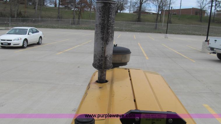 image for item E3871 1992 Ford 4630 tractor