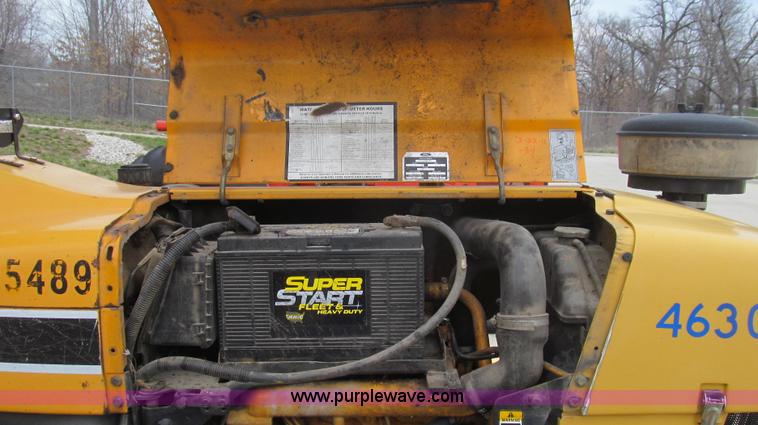 image for item E3871 1992 Ford 4630 tractor