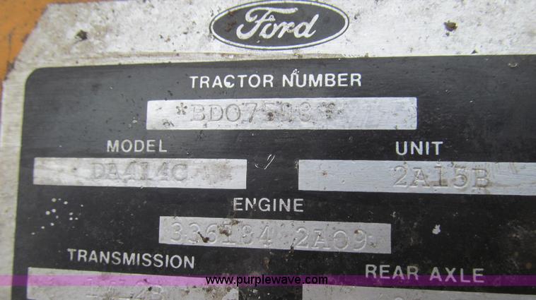 image for item E3871 1992 Ford 4630 tractor