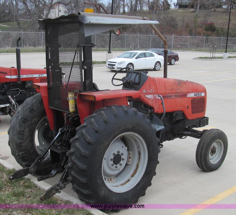 image for item E3872 1999 Massey-Ferguson 4253 tractor