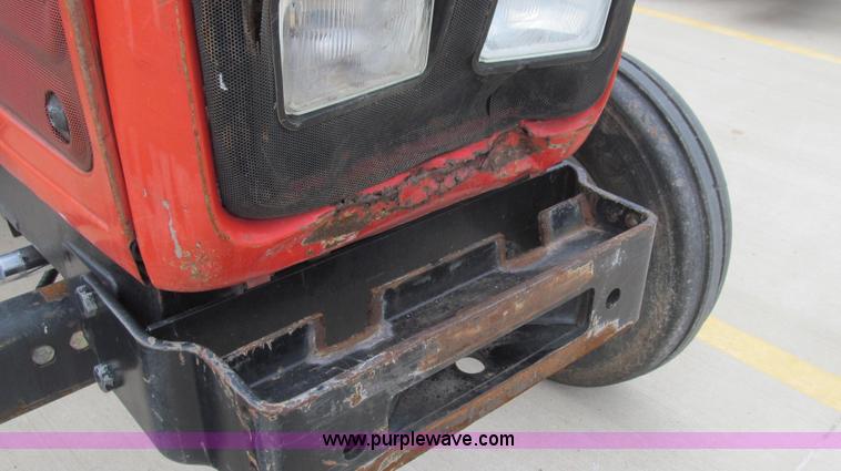 image for item E3872 1999 Massey-Ferguson 4253 tractor