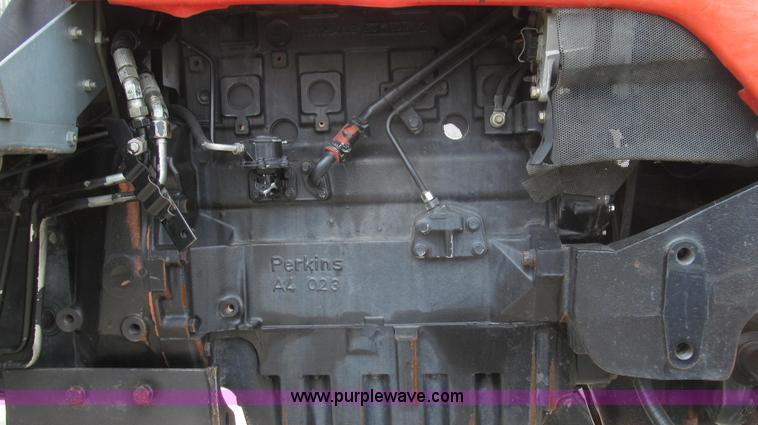 image for item E3872 1999 Massey-Ferguson 4253 tractor