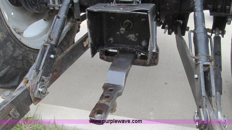 image for item E3872 1999 Massey-Ferguson 4253 tractor